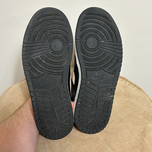 Jordan 1 Low Crimson Tint - Picture 6 of 8